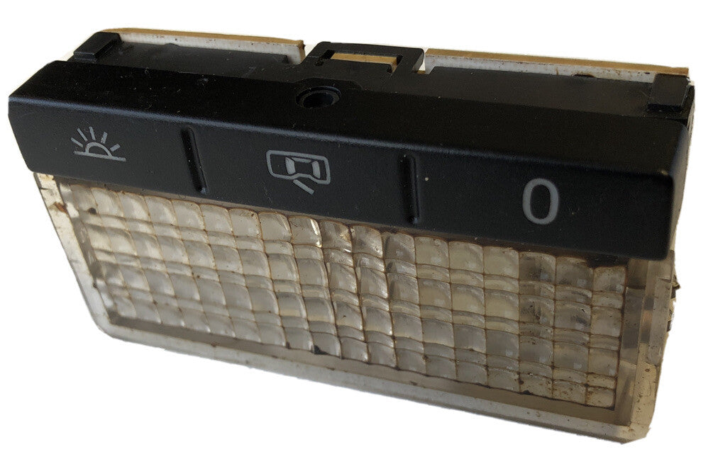 Interior Courtesy Light 7L5947291 From a Porsche 955 Cayenne 01-060