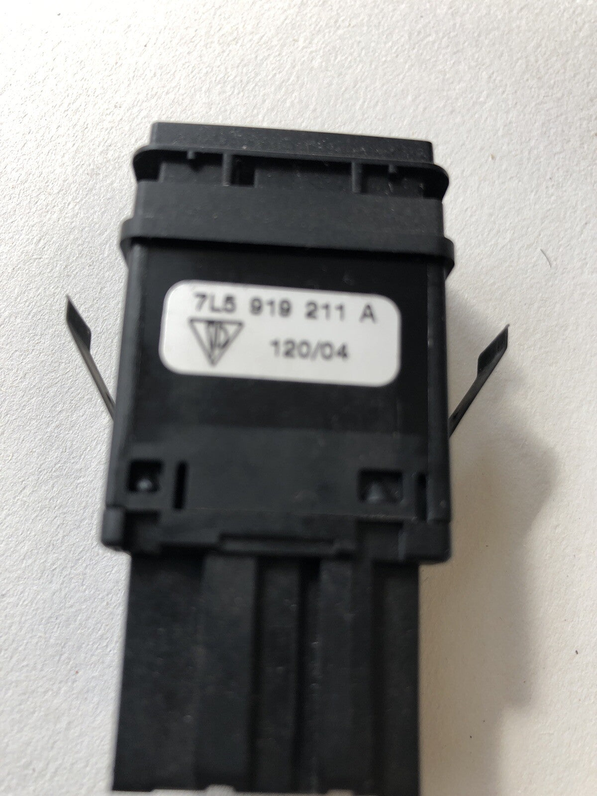 Passenger Airbag Switch 7L5919211A   From a Porsche 955 Cayenne 01-062