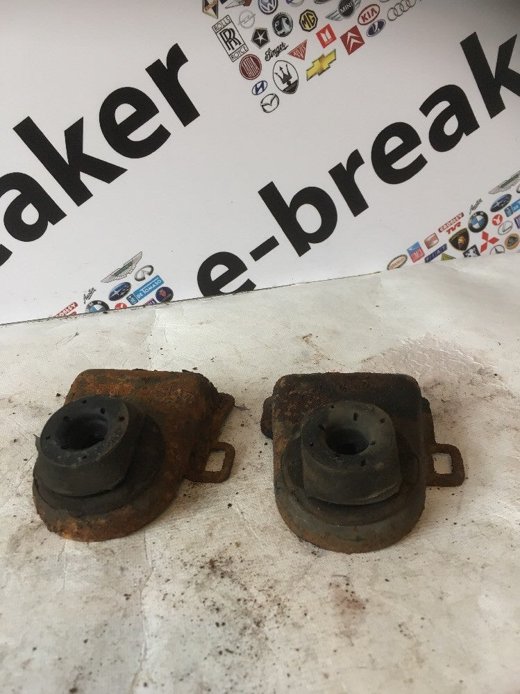 Radiator Mounting Brackets Pair From a FORD COUGAR COUPE0