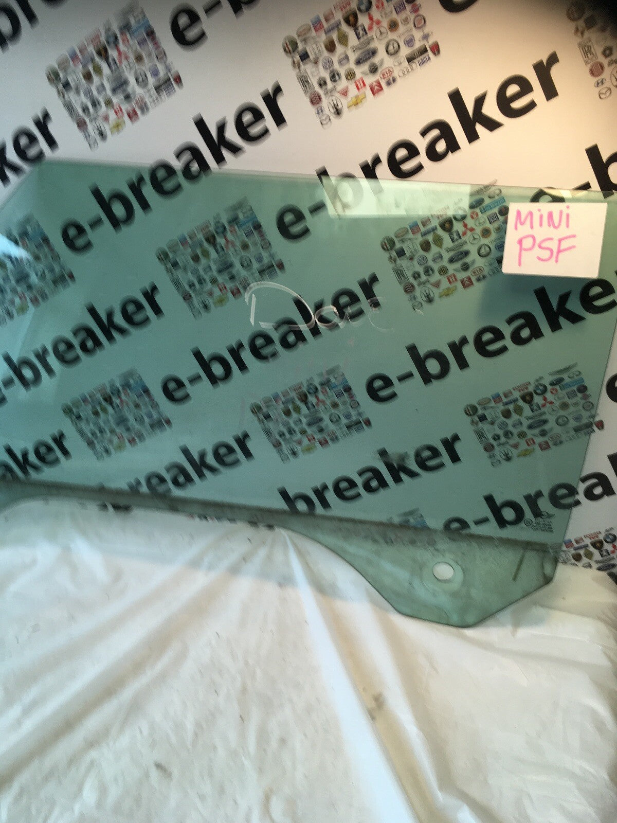 Door Window Glass Left Side from a Mini One R50 2003 1.60