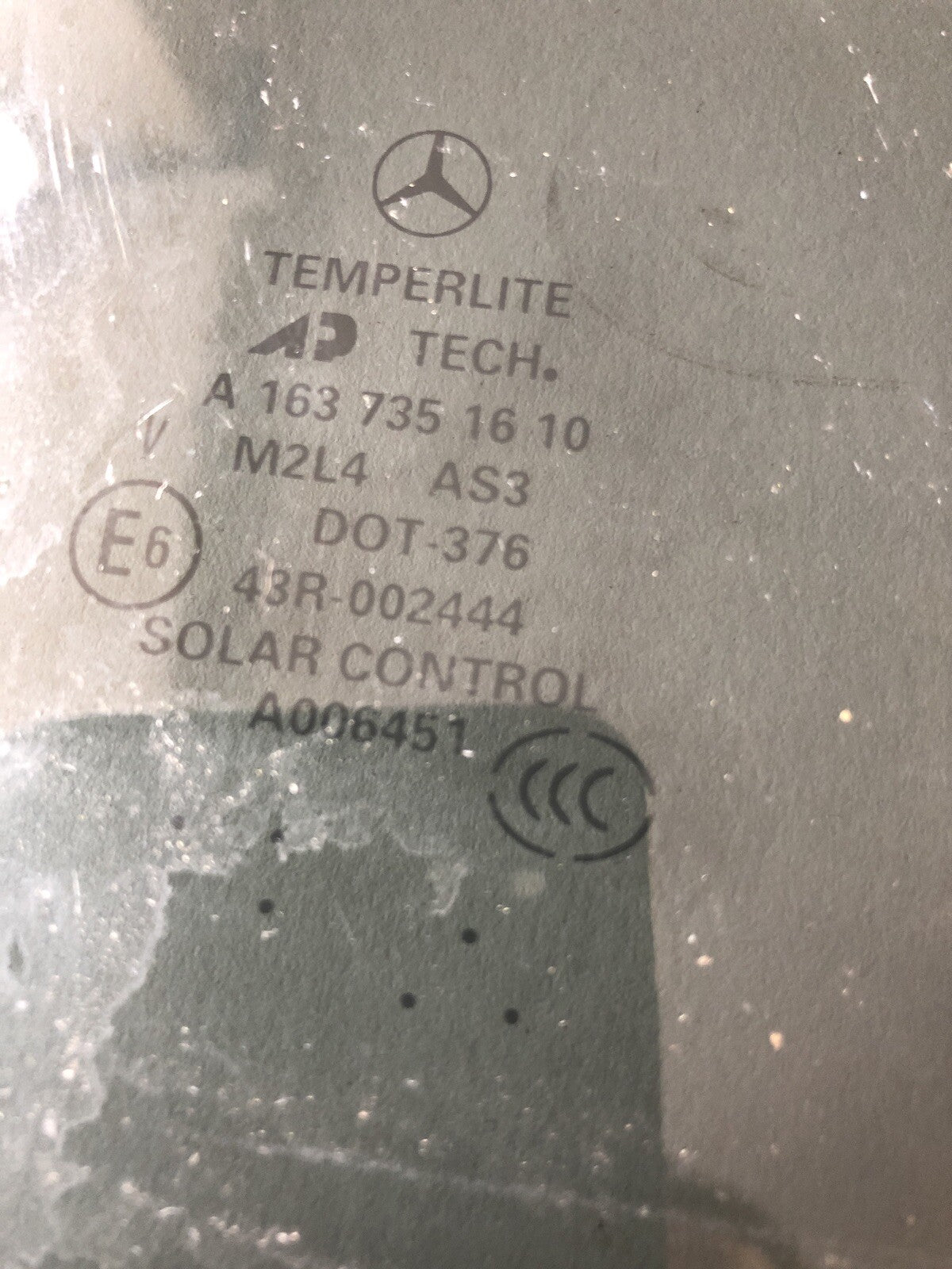 Mercedes Benz ML W163 Right  Rear Door Window Glass1