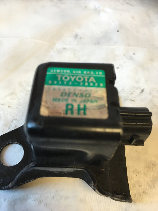 Front Right Hand Air Bag Impact Sensor from Toyota Previa 2002 - 05 Gen 20