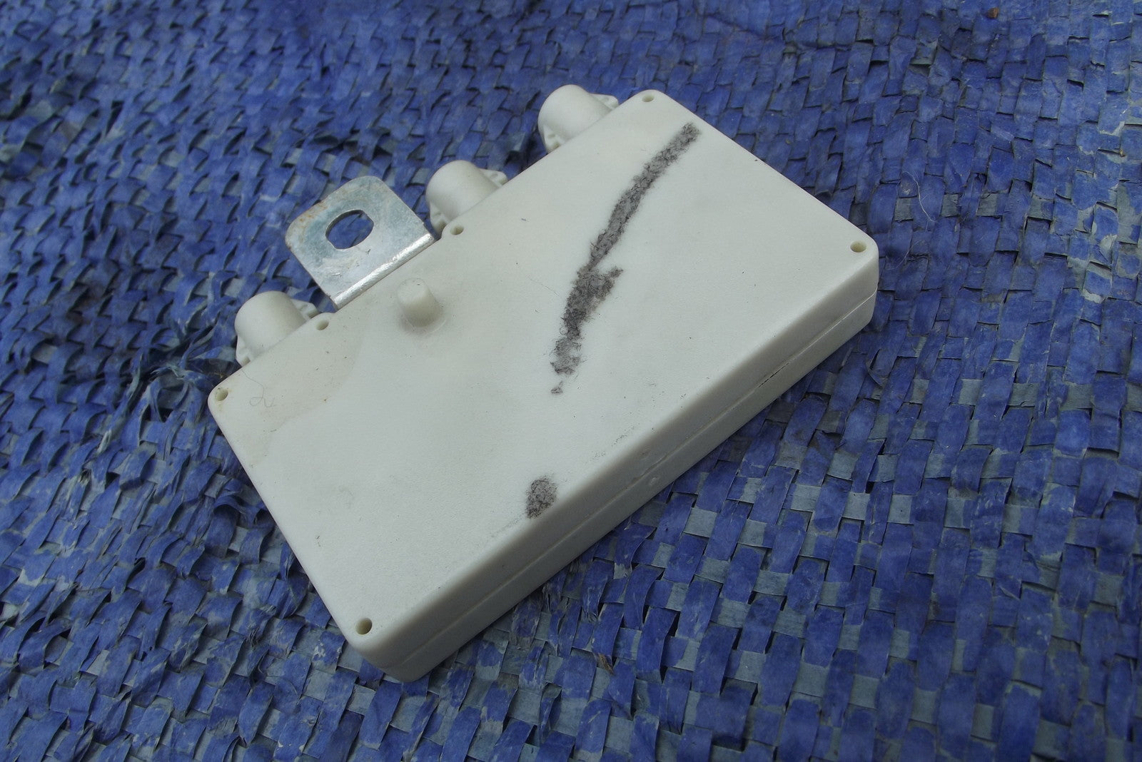 REAR WINDOW AERIAL ANTENNA  AMP 65248368205  from BMW E46 316 SE SALOON 19991