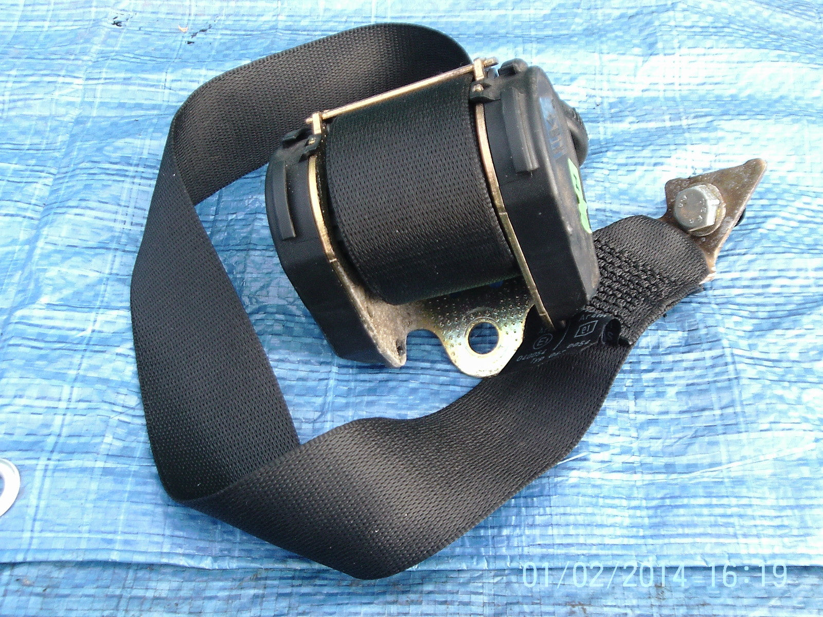 8146304 REAR SEAT BELT RIGHT = O/S   from BMW E36 316 Ti COMPACT0