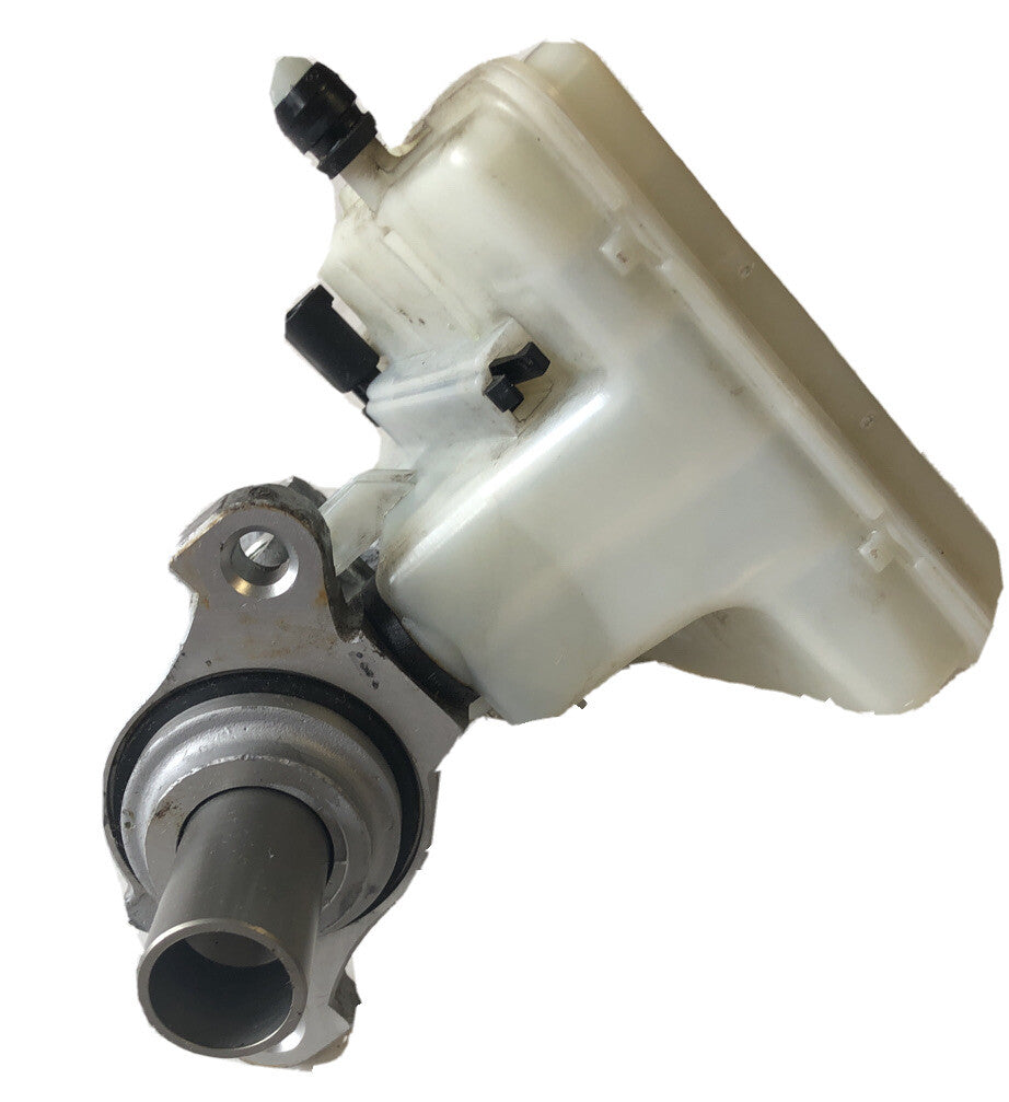 Brake Master Cylinder 6772413 From a MINI R55 R56 R57 R58 R592