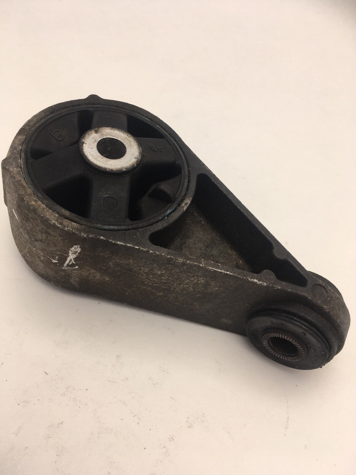 Rear Lower Engine Mount 6756406 From a MINI R50 R52 R53 01-062