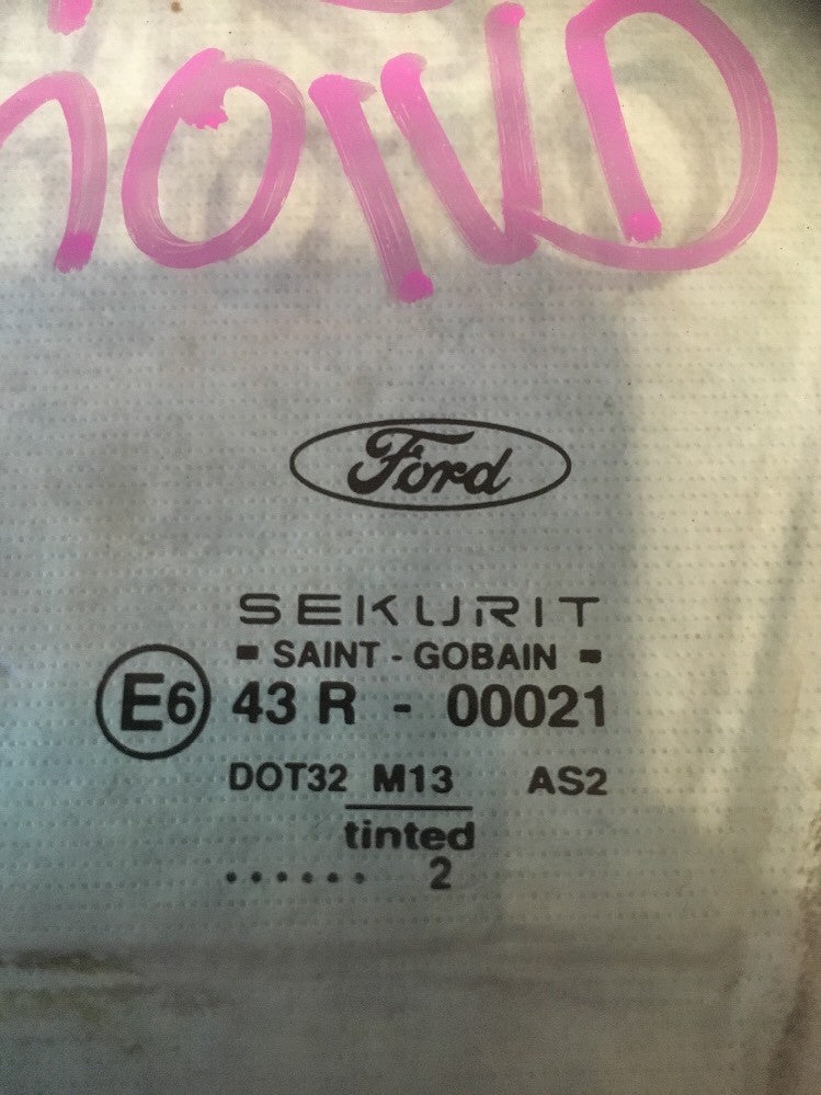 Window Glass Front Left for Ford Mondeo Zetec 2.0 Mk3 Hatchback1