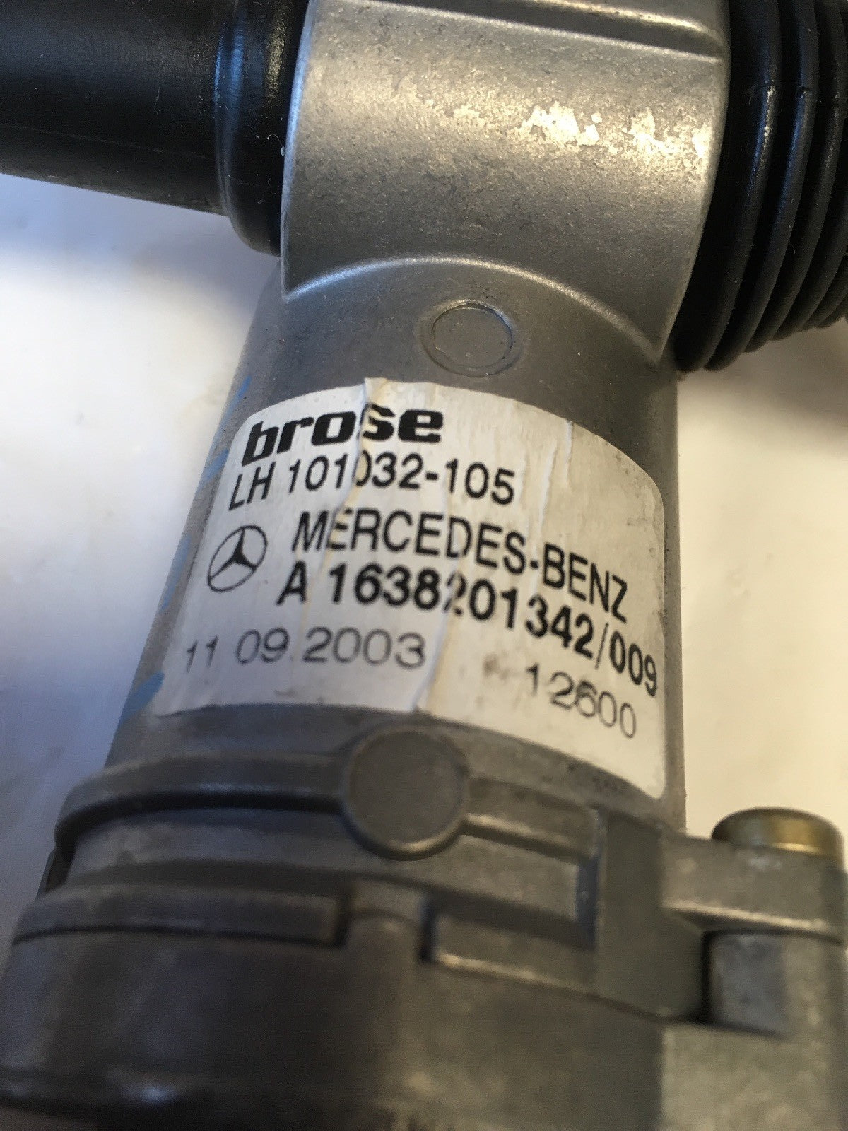 Opening Rear Quarter Left Window Motor 1638201342 From MERCEDES W1631