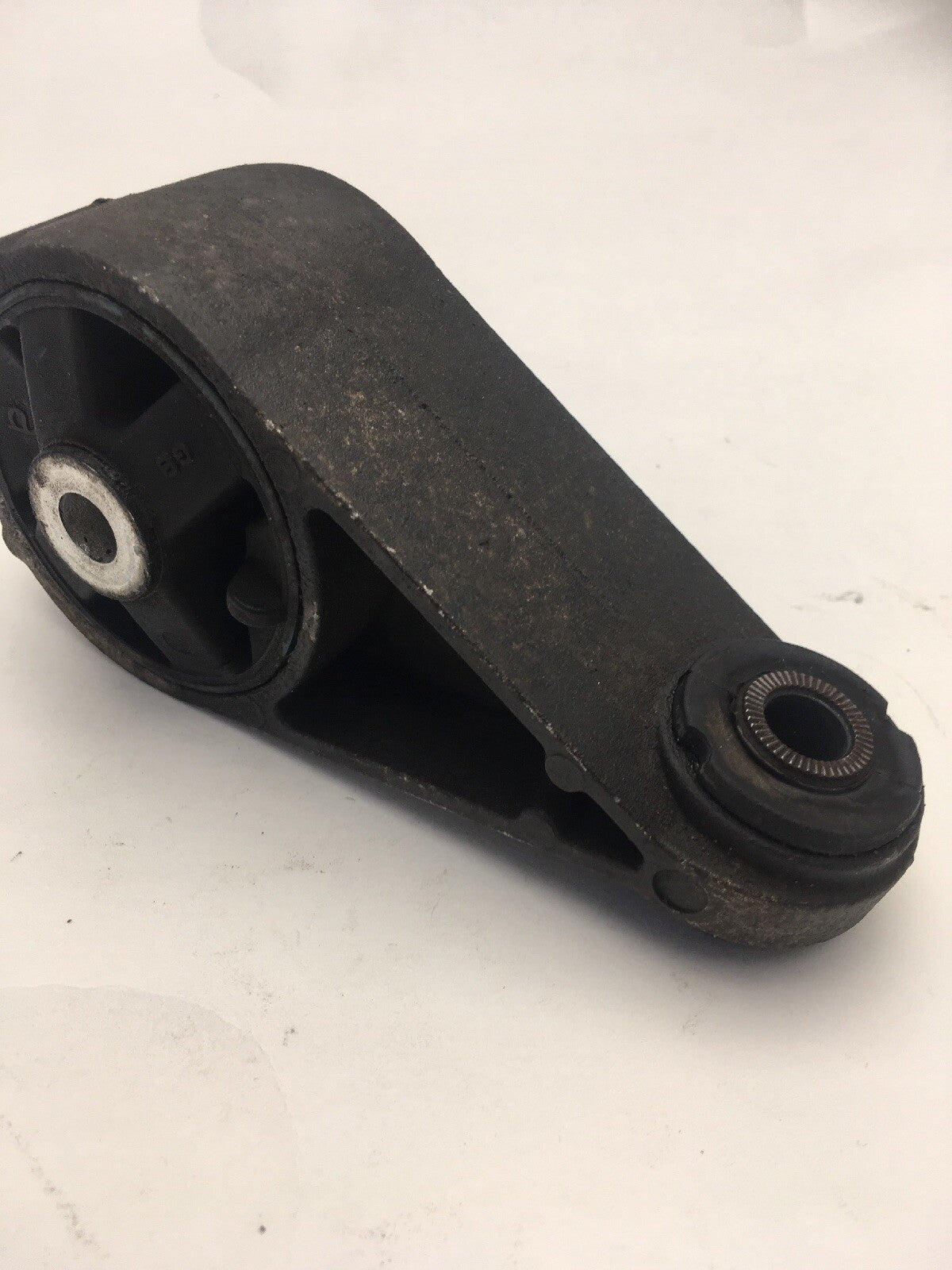 Rear Lower Engine Mount 6756406 From a MINI R50 R52 R53 01-061