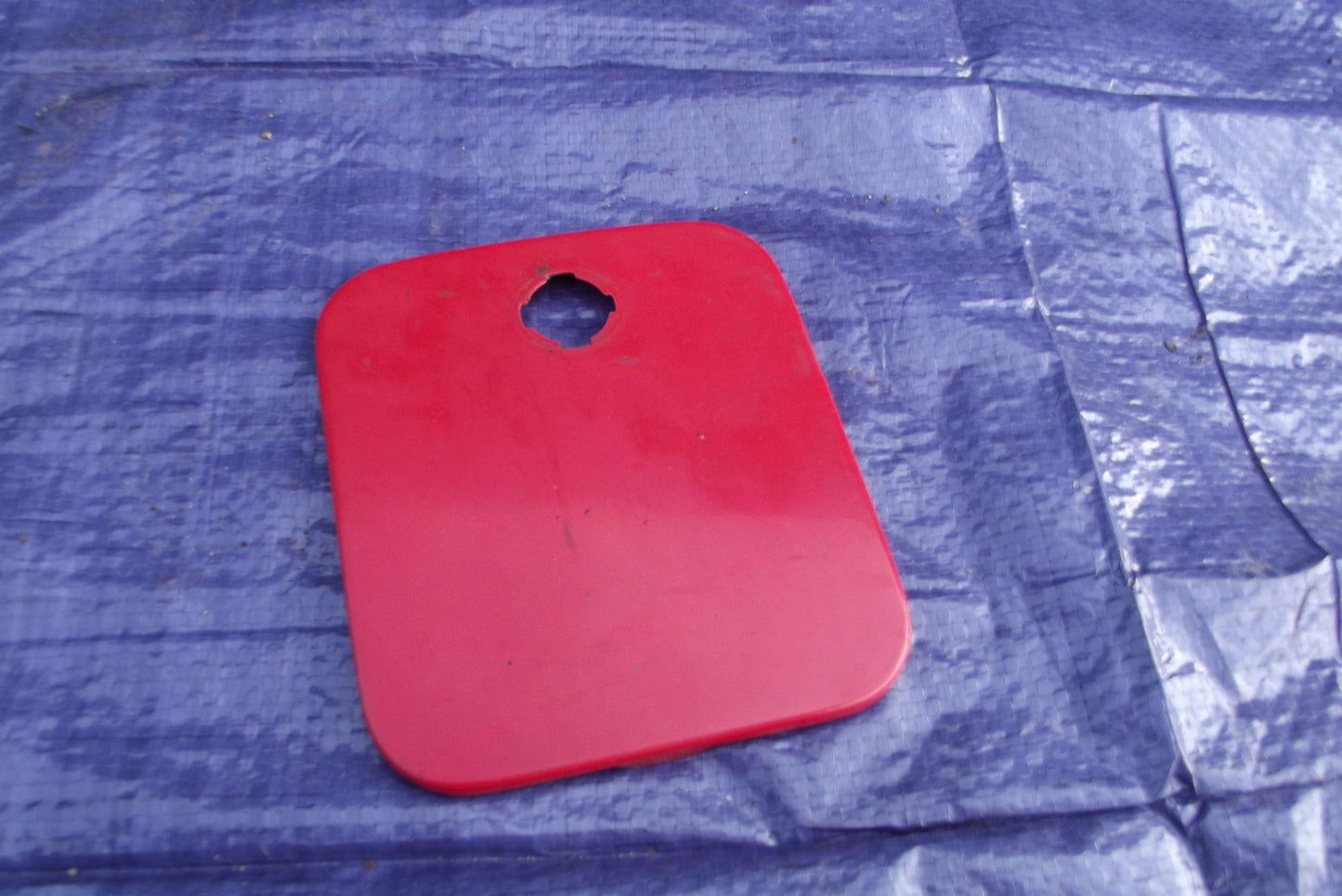 PETROL FUEL FLAP DOOR RED   from SUZUKI SWIFT 1.3 GLS  YEAR 20004