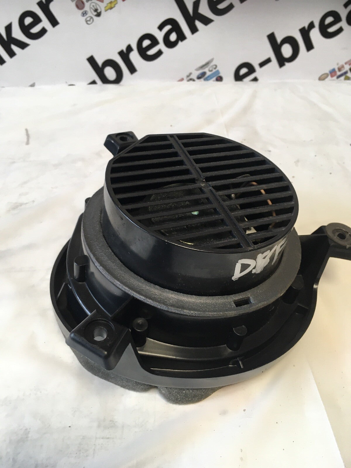 Door Speaker Front Right  From MERCEDES W163 ML270 CDI3