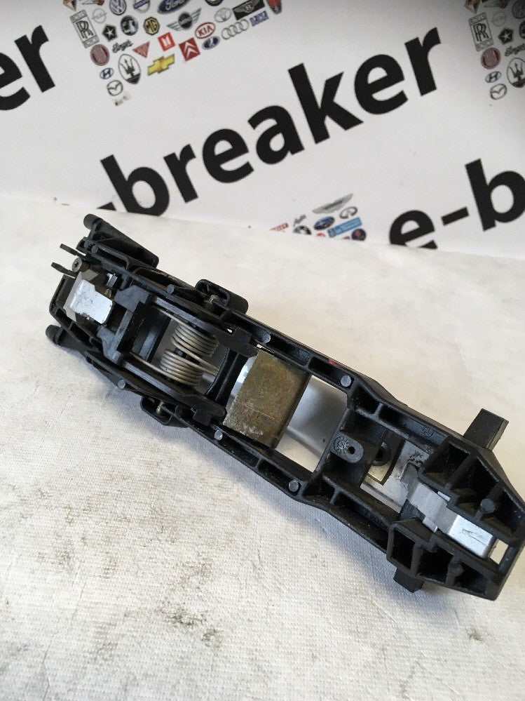 Exterior Door Open Handle Front Left From a Mercedes C Class W203 00-052