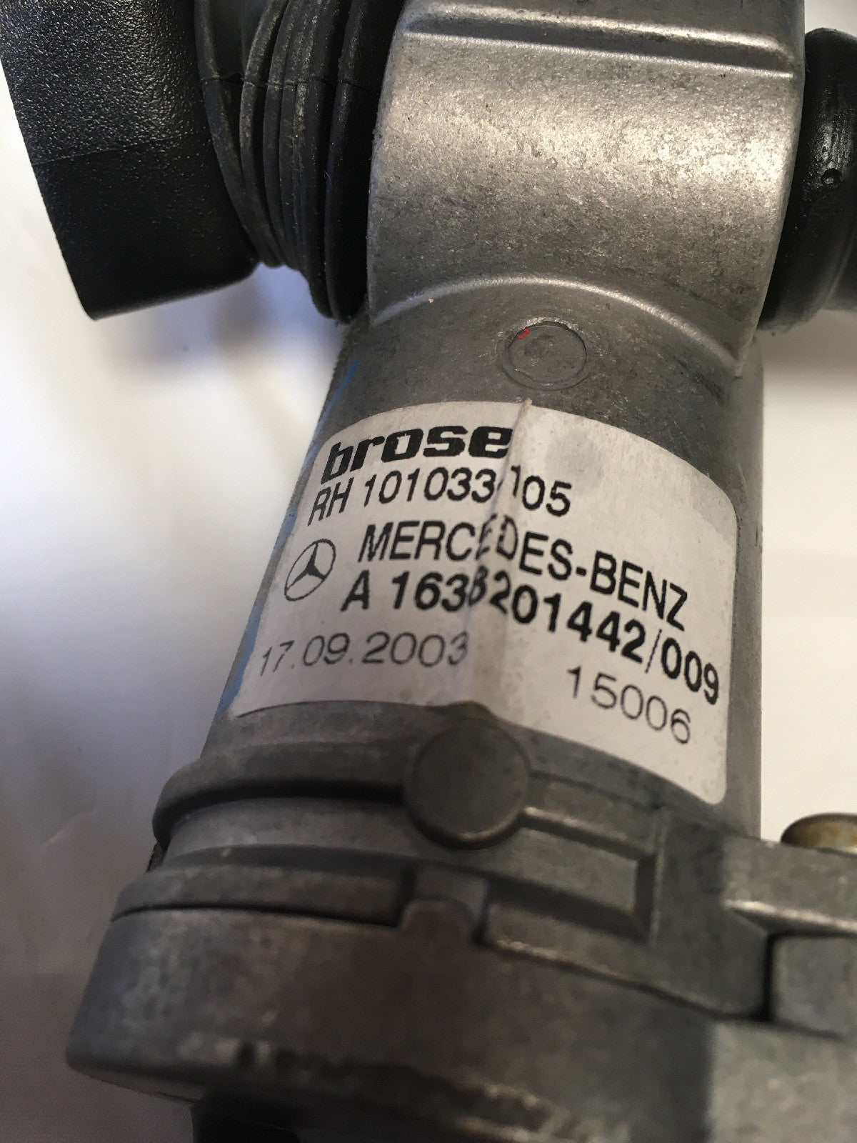 Opening Rear Quarter Right Window Motor 1638201442 From MERCEDES W1631