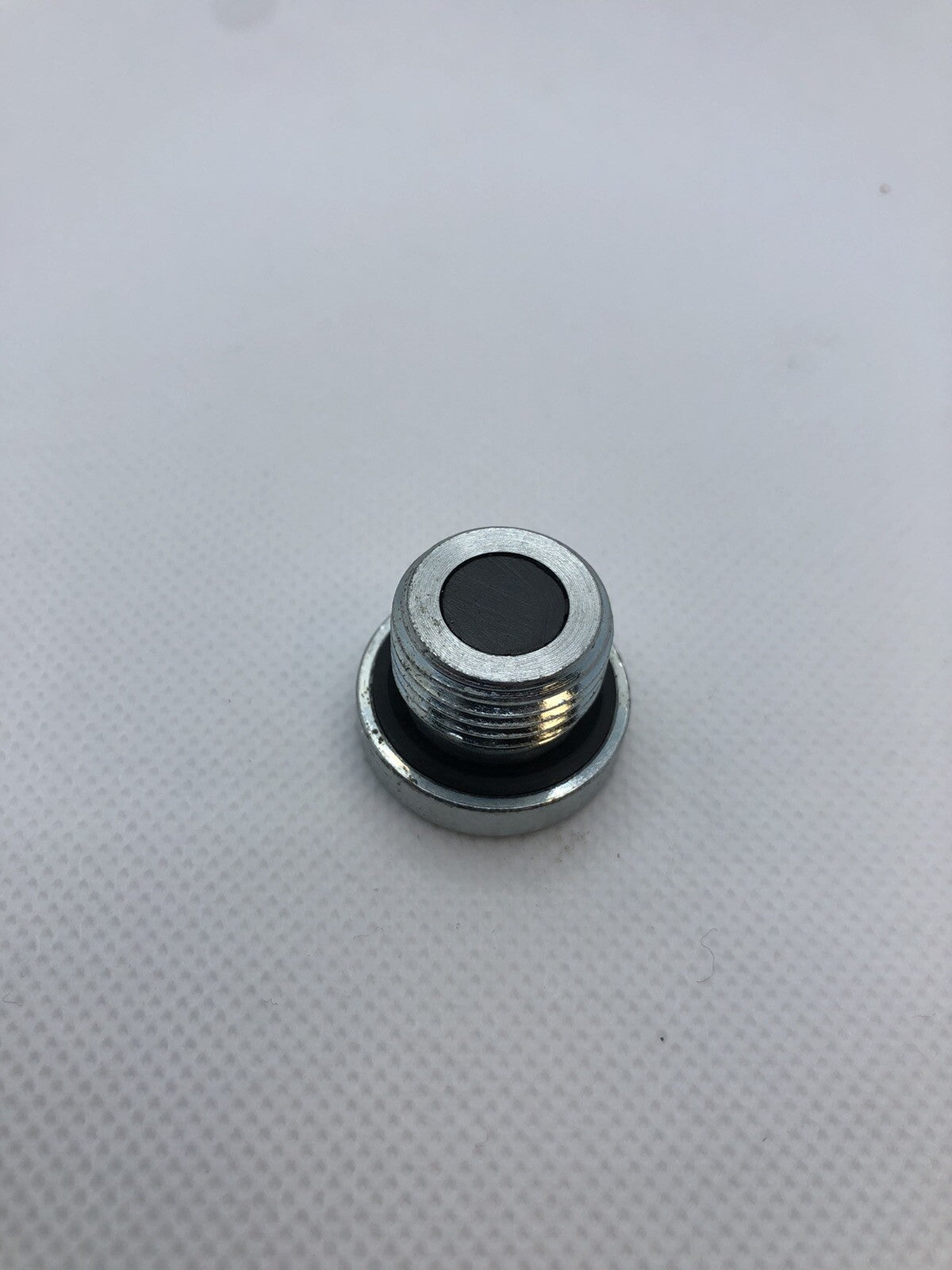 Porsche Magnetic Oil Drain Sump Plug M96 & M97 Engine11