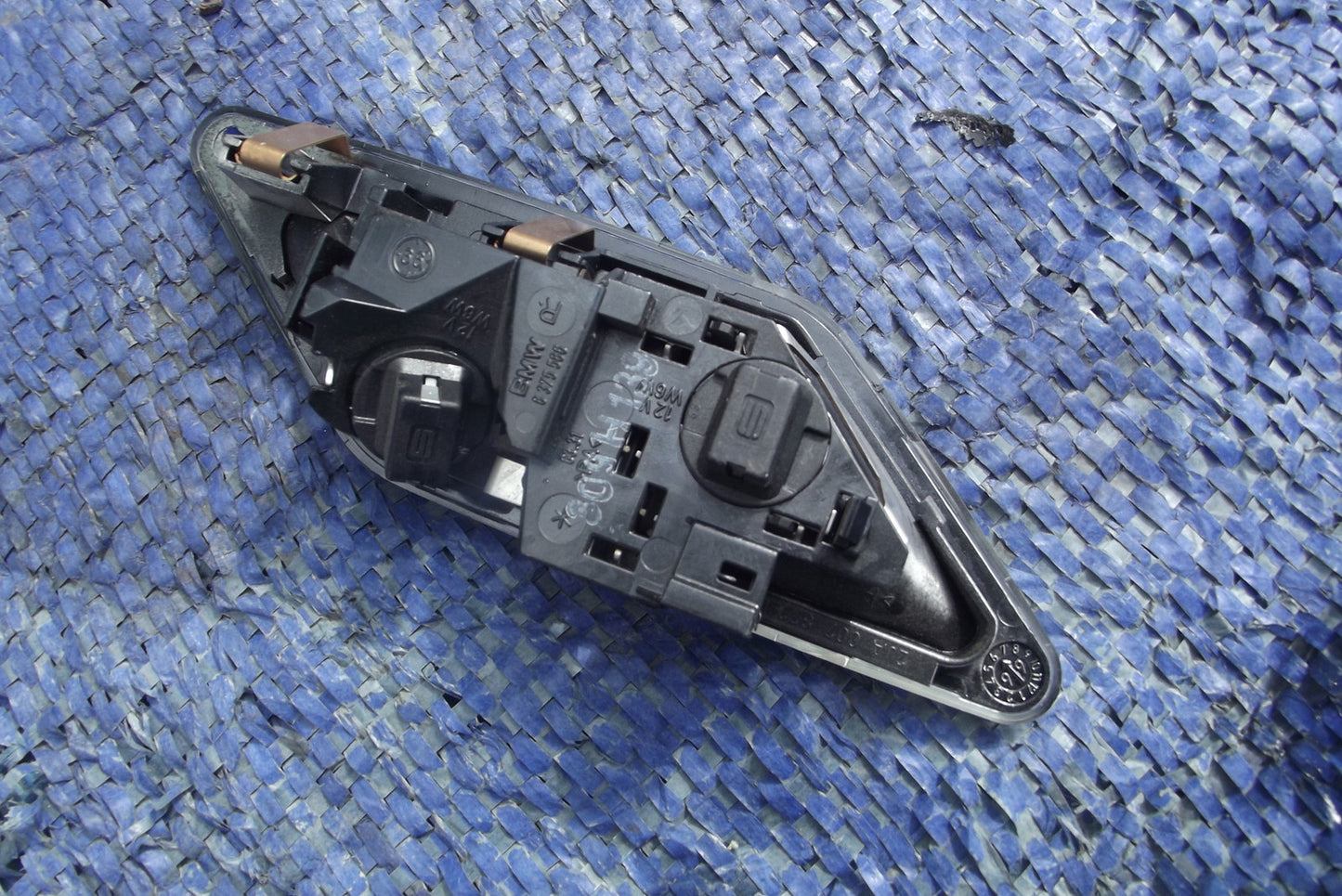 C PILLAR INTERIOR LIGHT RIGHT O/S 8375586 from BMW E46 316 SE SALOON 19992