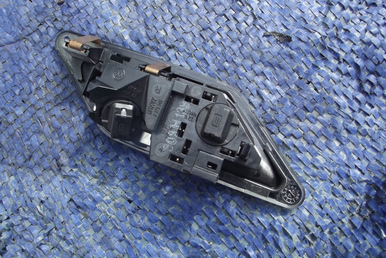 C PILLAR INTERIOR LIGHT RIGHT O/S 8375586 from BMW E46 316 SE SALOON 19992