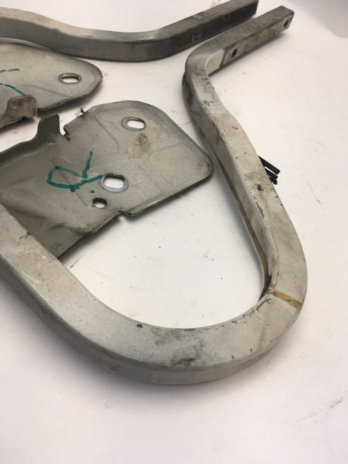 Pair Of Bonnet Hinge In Pepper White From a Mini R50 R52 R53 01-061