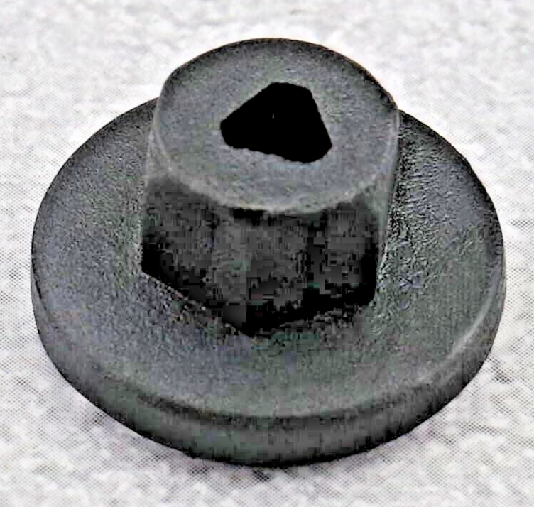Audi Engine Cover Undertray Splashguard Clip Unthreaded Plastic Nuts 8E0825265C.19