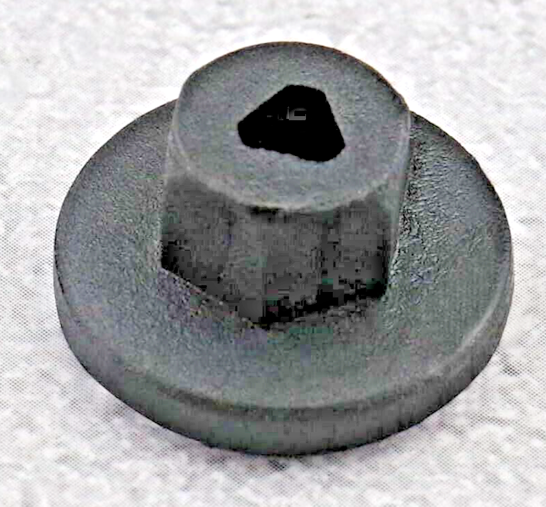 Audi Engine Cover Undertray Splashguard Clip Unthreaded Plastic Nuts 8E0825265C.8
