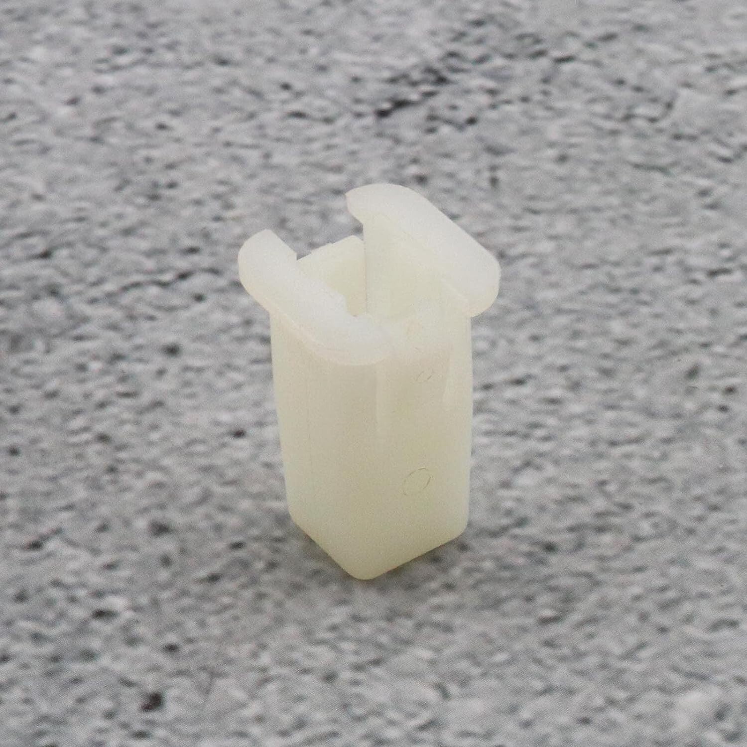 Ford Trim & Bumper Arch Liner Fastener Grommet Clips 6549354 Fits Many QTY 59