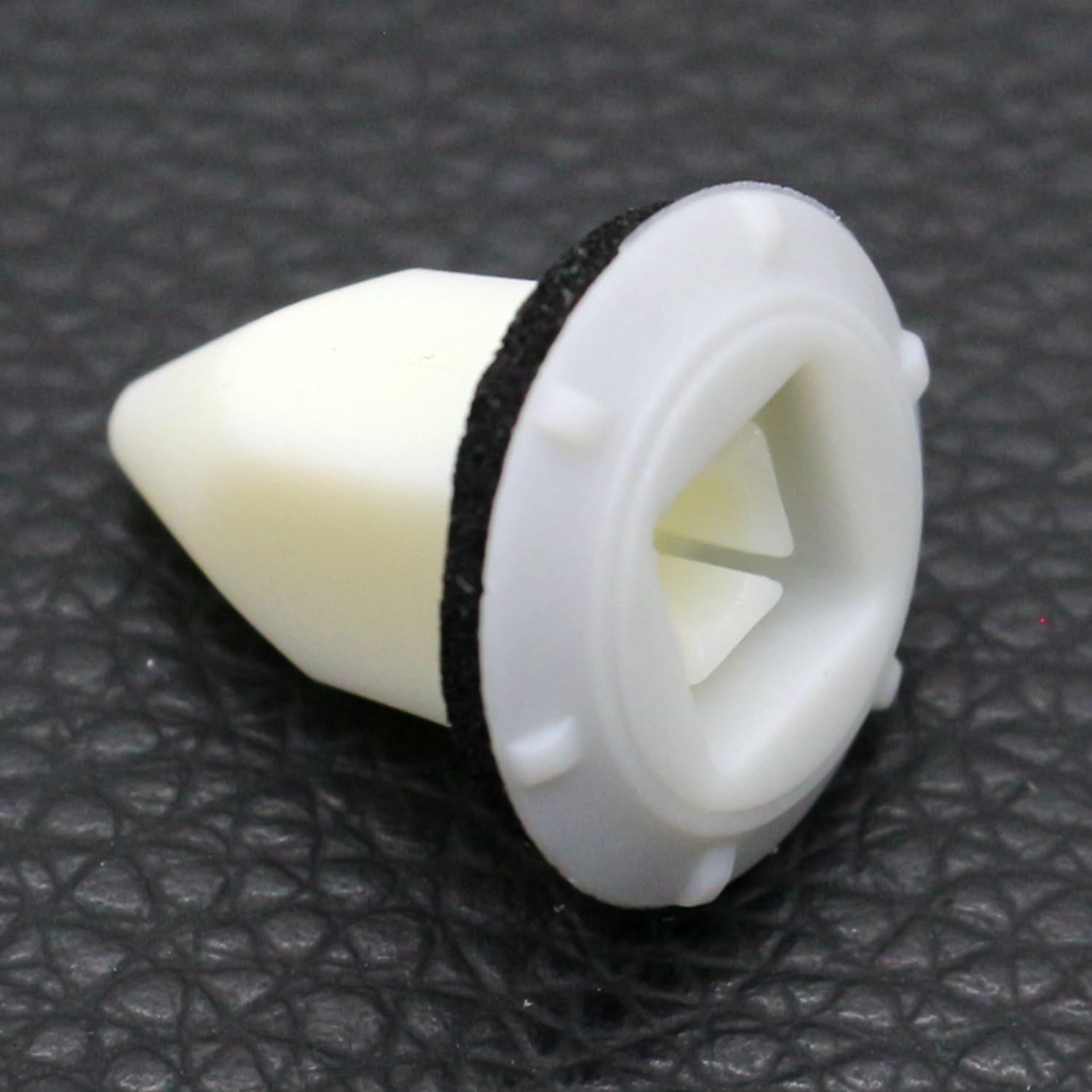 BMW Insulated Gromet for Trim Panel Fixing Secure Bodywork Fastener Clip, Pack 53