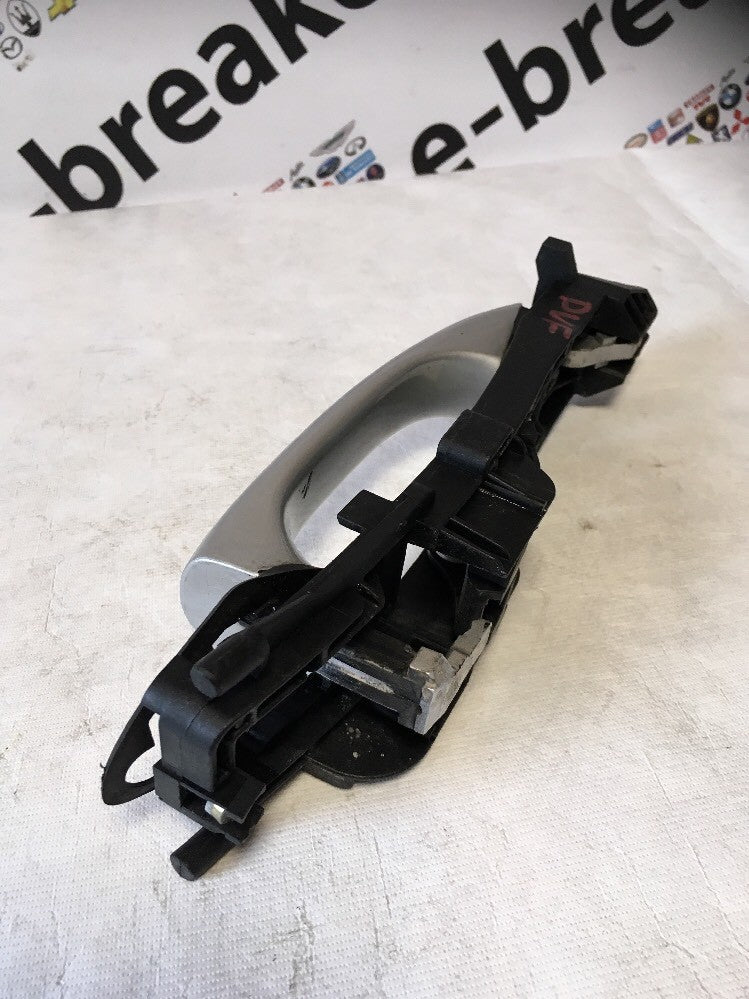 Exterior Door Open Handle Front Right From a Mercedes C Class W203 00-051