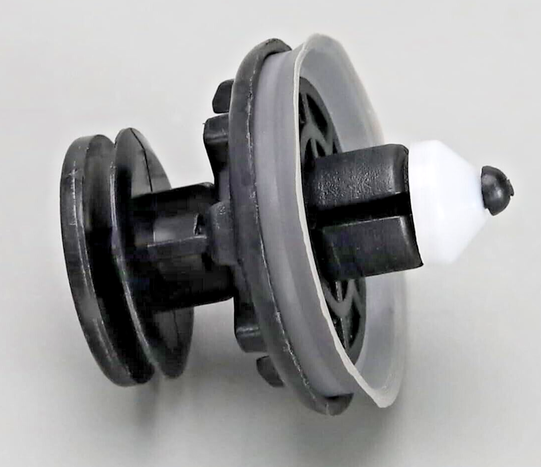 SKODA Door Card Panel Interior Trim Clips #6Q0868243 Qty x20 for Superb & Rapid10