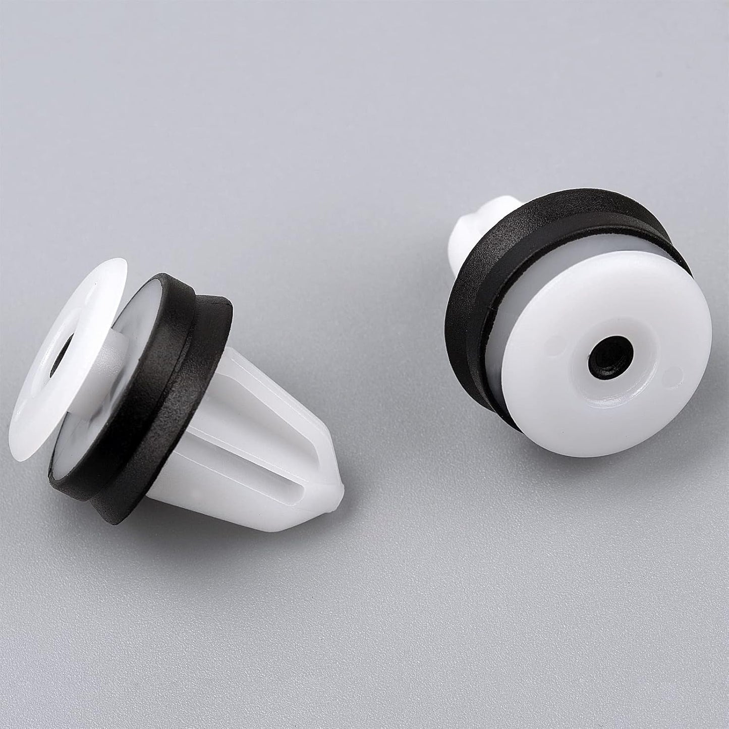 Land Rover & Ford 9mm Trim Panel Clip with Rubber Seal - Door Card Fastener LR013135