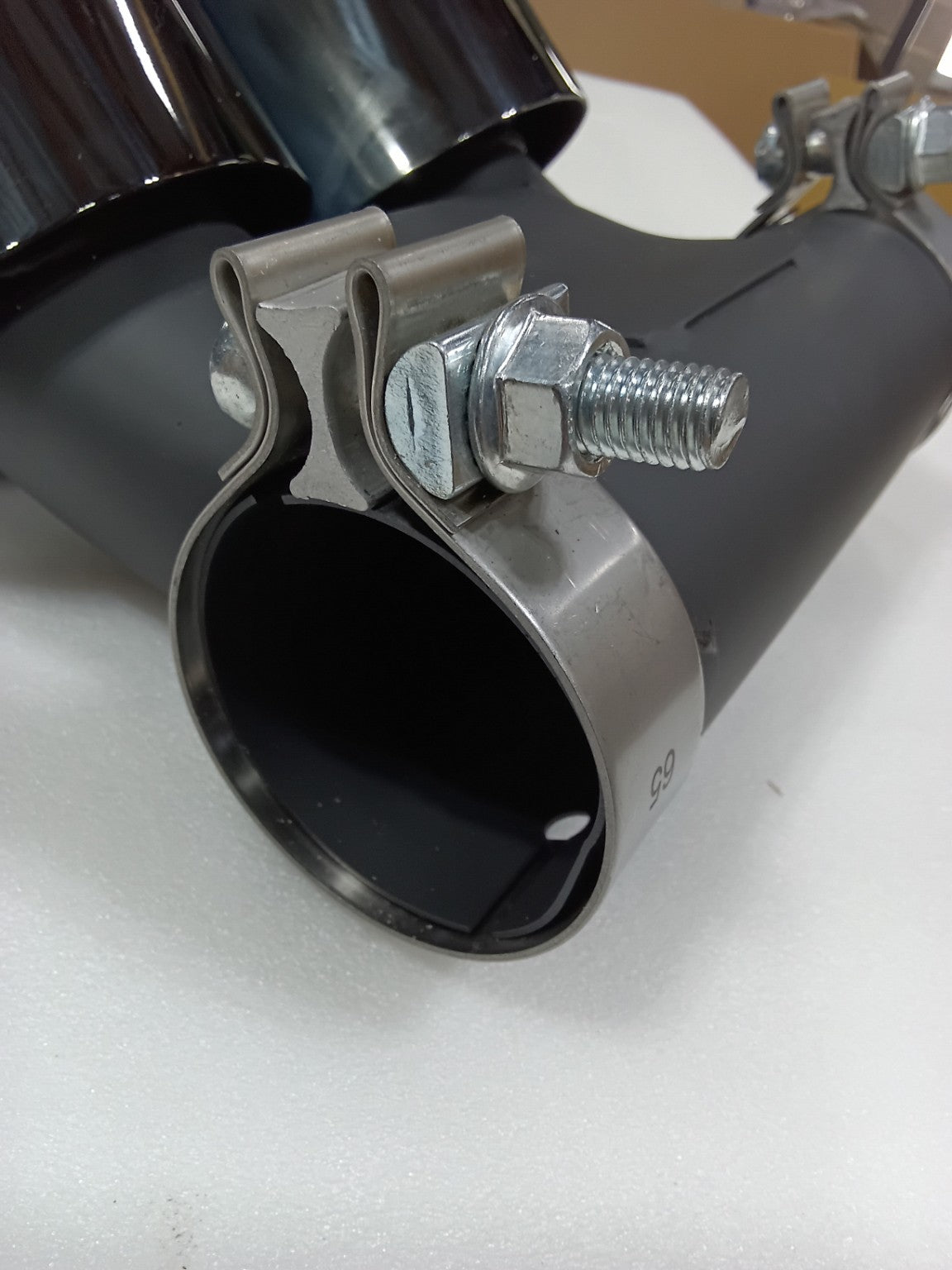 PSR9Line black Porsche Boxster Cayman twin exhaust tips detail view 1170