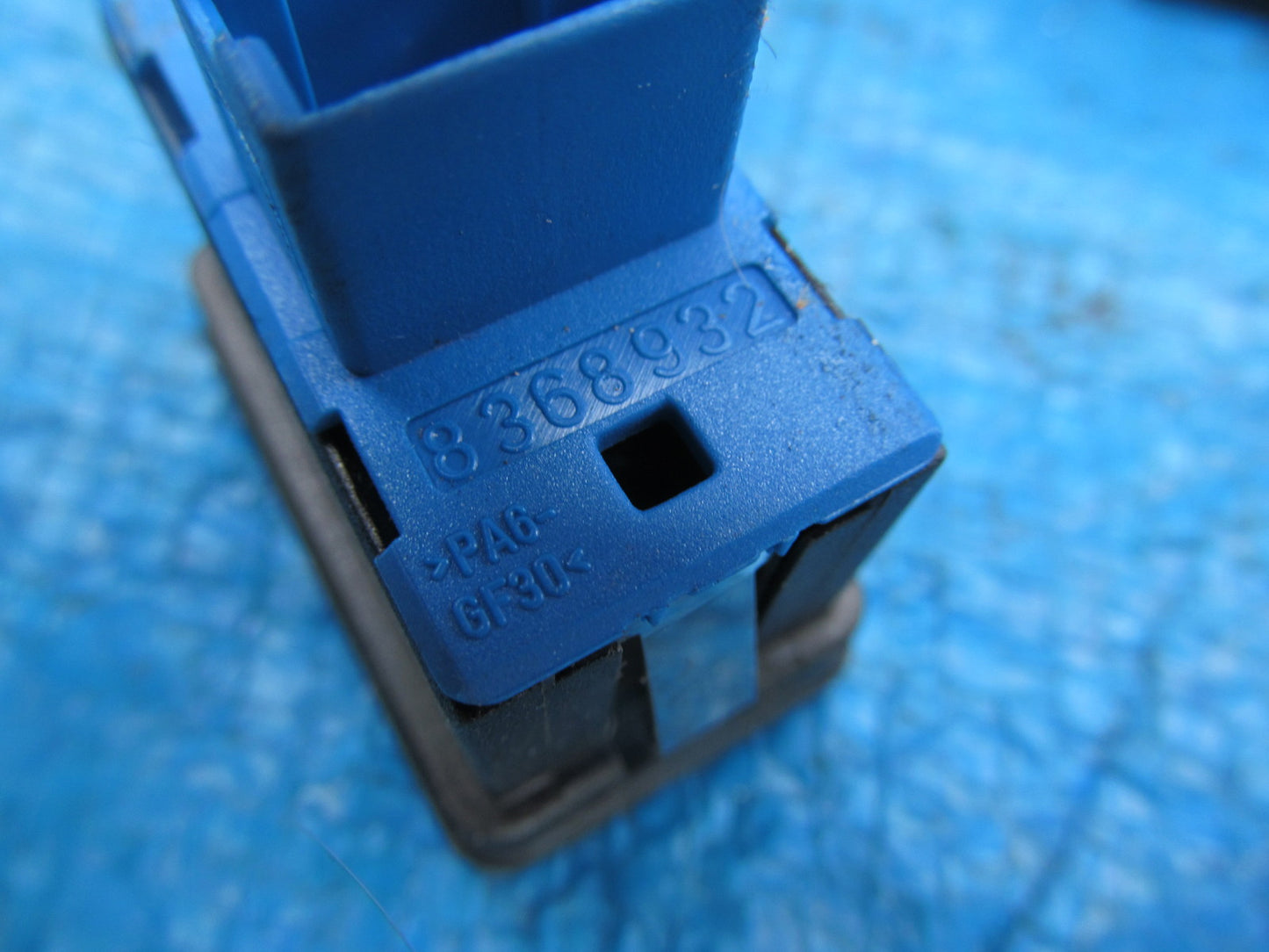 8368932 ELECTRIC WINDOW SWITCH BUTTON from E39 BMW 523i SE 1997 e381