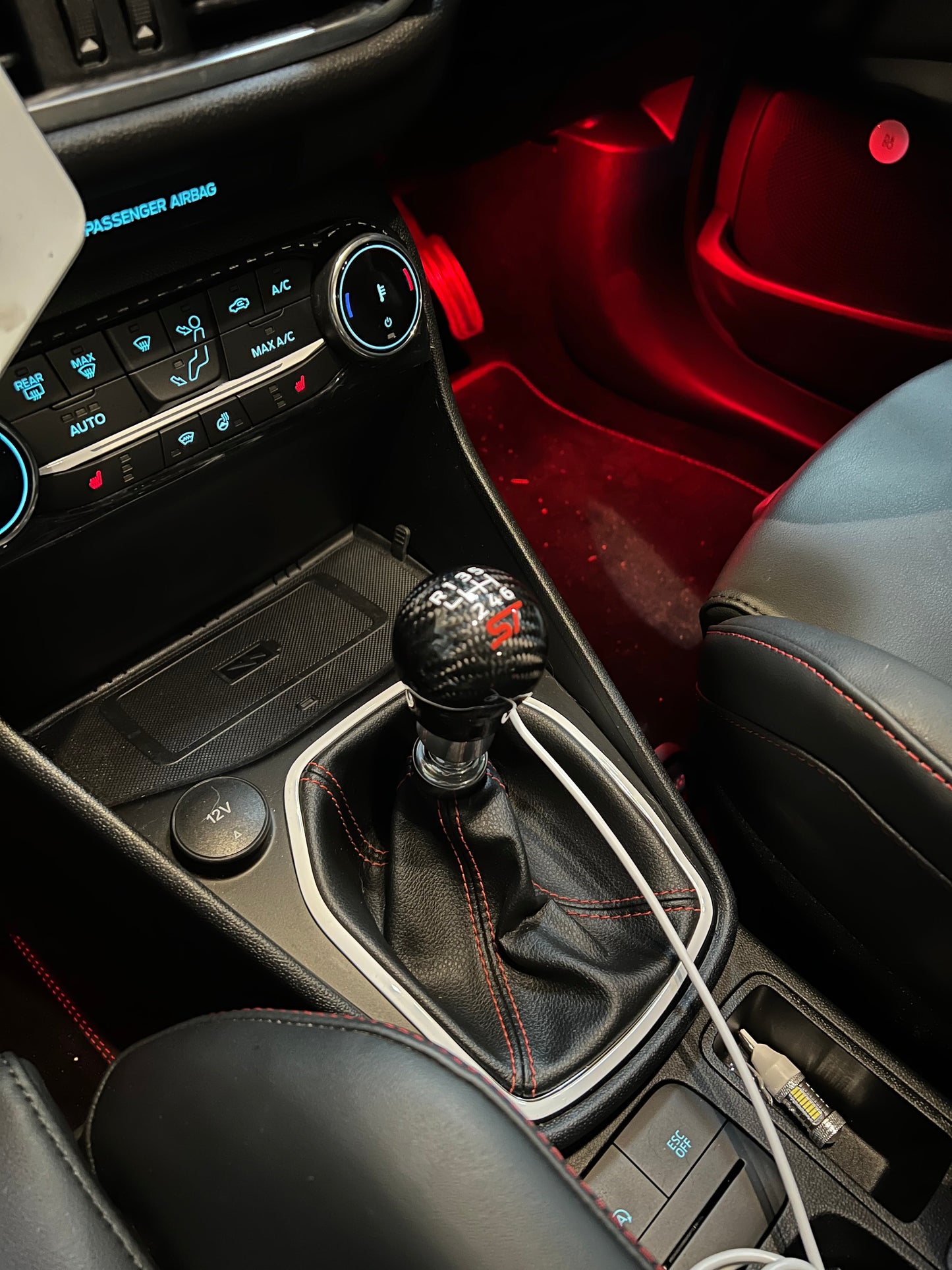 Genuine Carbon Fibre Gear Knob with Red ST Logo – Fits Most Manual Ford Models